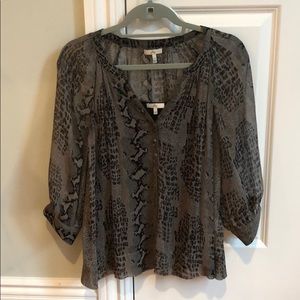 Joie women’s XS silk blouse in gray snake print